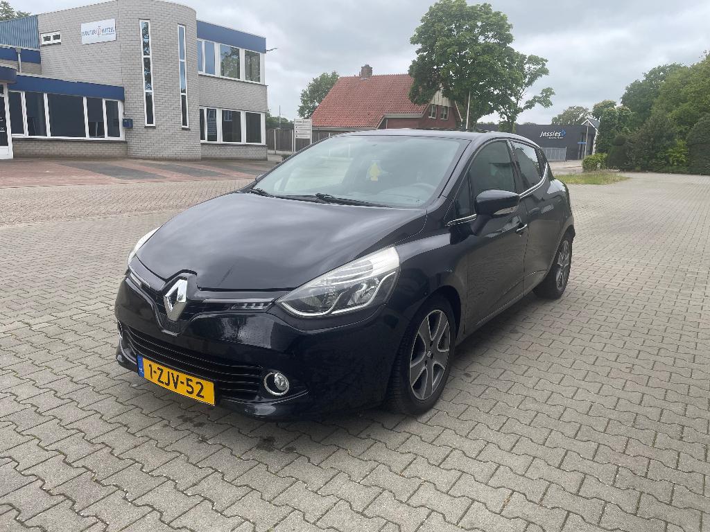 Renault Clio 0.9 TCE 66KW 5-DRS 2015 Zwart, Voorwielaandrijving, 898 cc, 40 €/maand, 540 kg