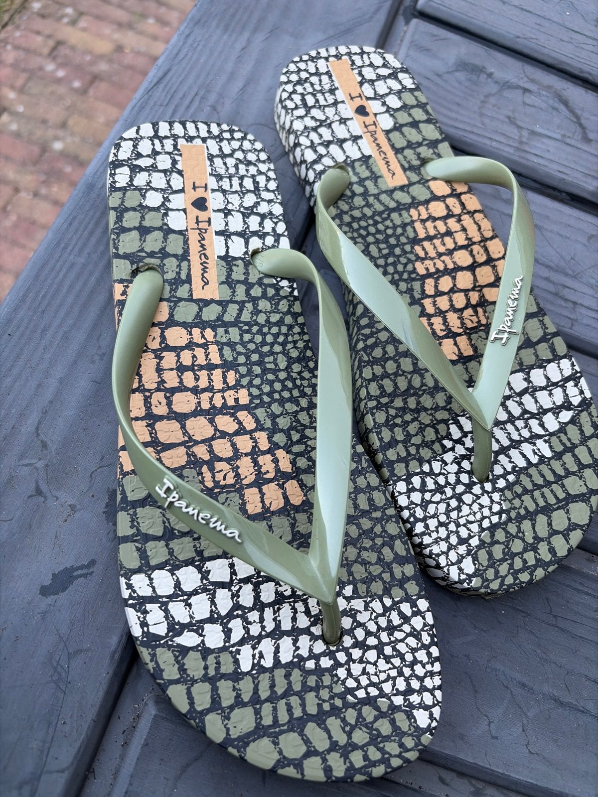 Nieuwe Ipanema teenslippers met slangenprint, Ophalen of Verzenden, Nieuw, Groen, Slippers