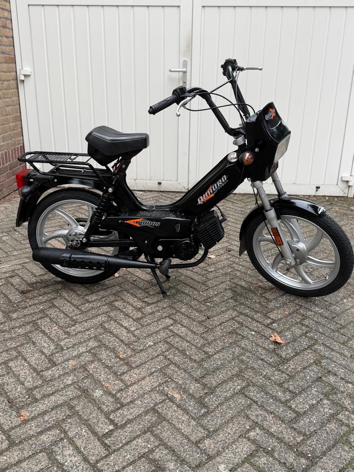 Tomos Quadro snorfiets - Zwart - Zo goed als nieuw, Fietsen en Brommers, Ophalen of Verzenden, Zo goed als nieuw