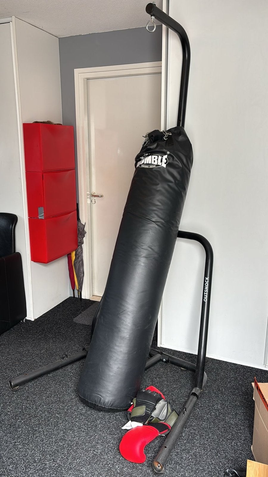 Bokszak Rumble 50 kg met standaard en bokshandschoenen, Ophalen, Zo goed als nieuw, Bokszak