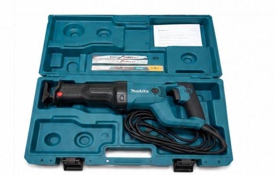 Makita Reciprozaag in koffer met zaagbladen, Gebruikt, 70 mm of meer, 600 tot 1200 watt, Ophalen of Verzenden