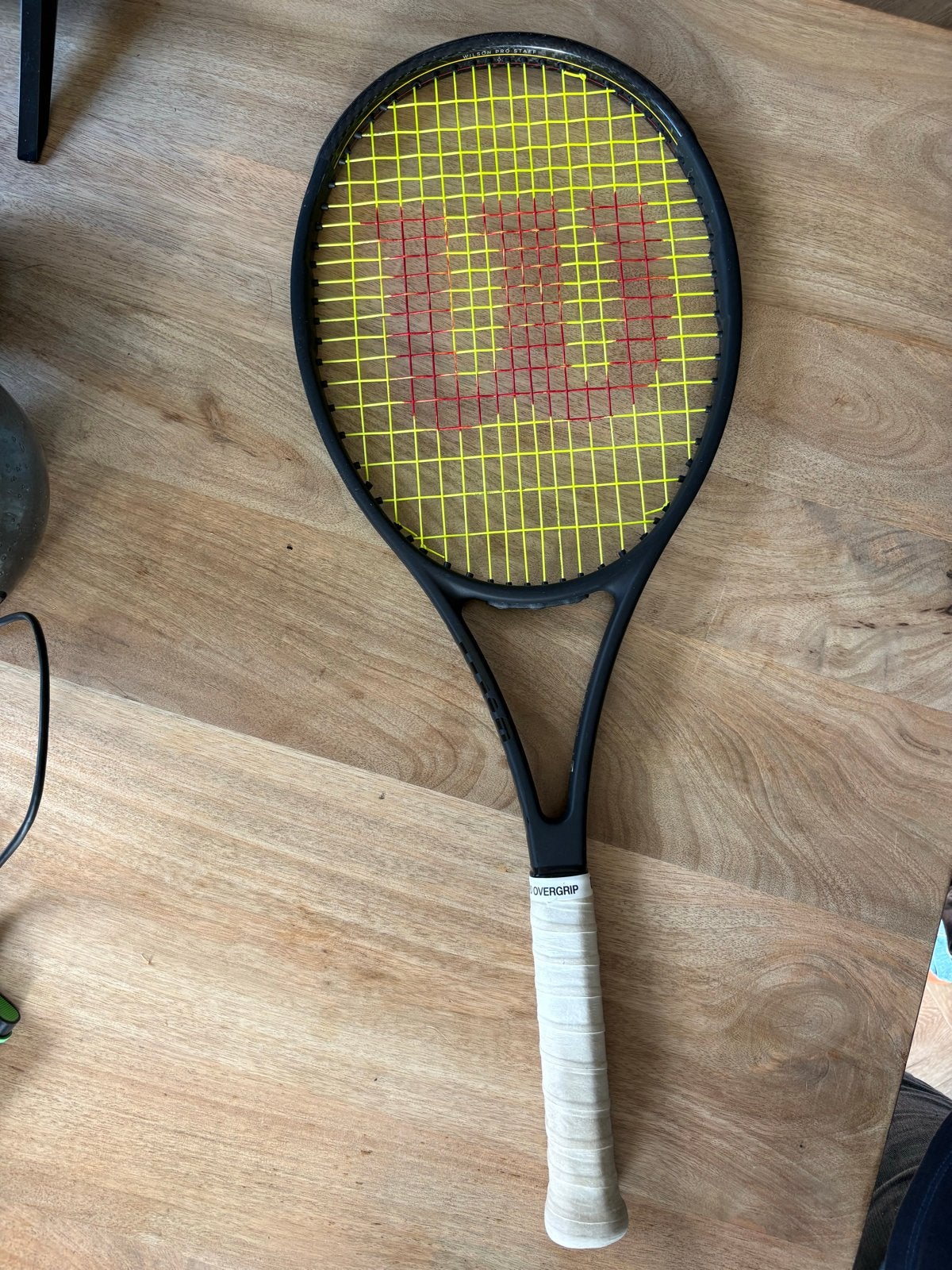 Wilson Pro Staff PS97 v13 315 gr -Tennisracket - L2 Gripmaat, Sport en Fitness, L2, Ophalen of Verzenden, Zo goed als nieuw, Wilson