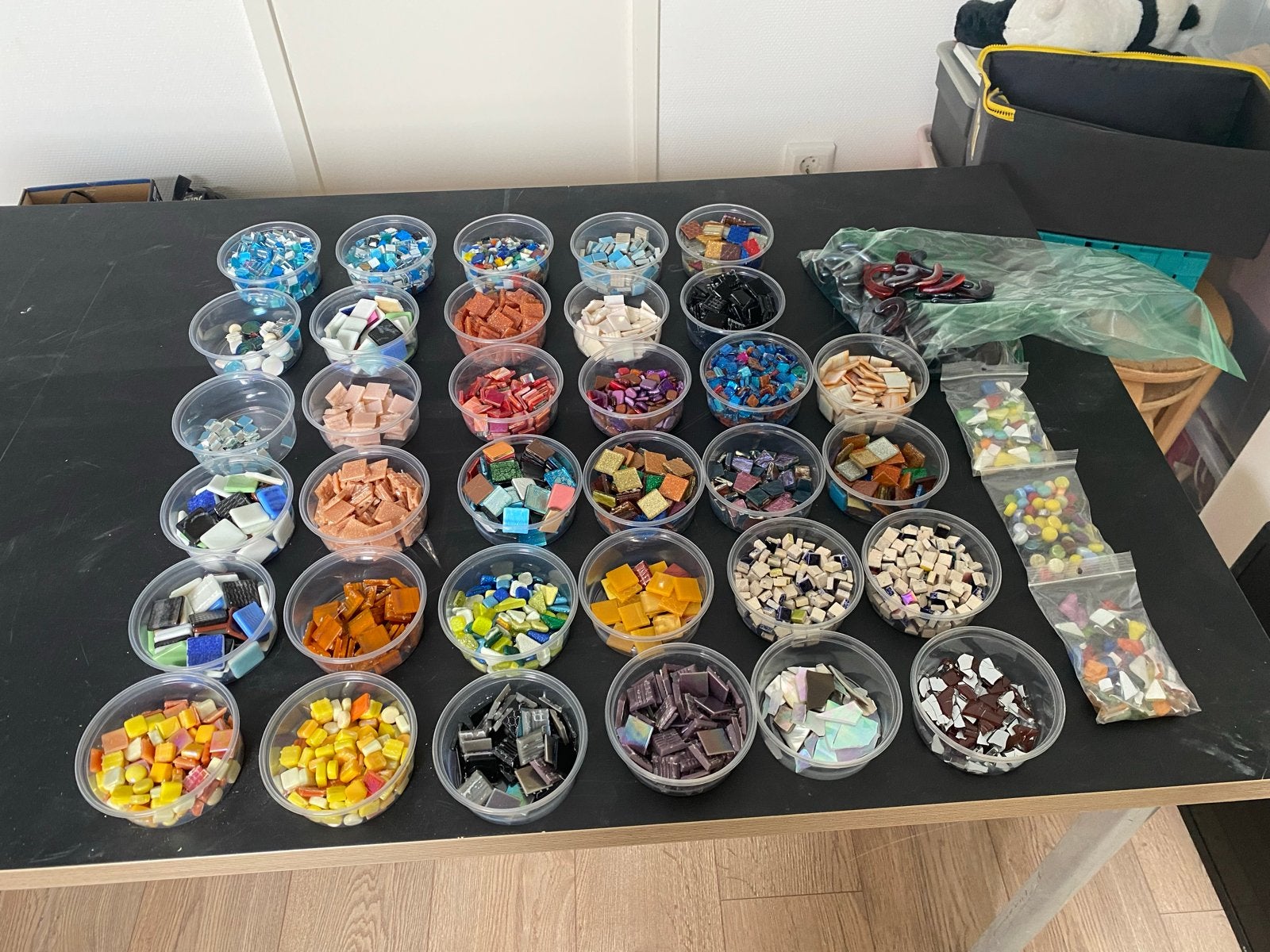 Grote collectie mozaïeksteentjes - diverse kleuren en materi, Meerkleurig, Ophalen of Verzenden, Zo goed als nieuw, Knutselmateriaal
