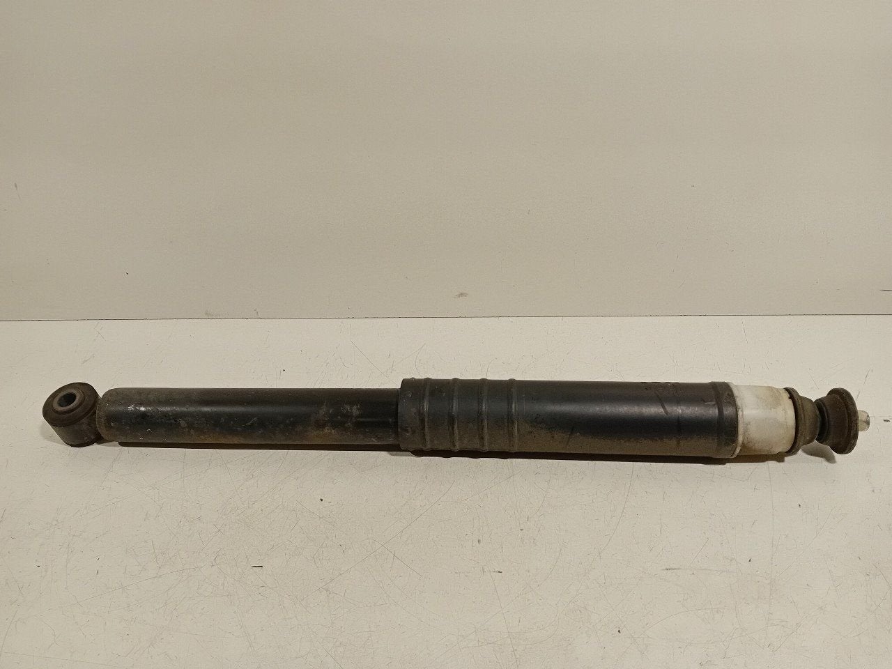 Schokbreker links achter Renault Clio, Auto-onderdelen, Onderdelen@venauto.nl, Van der Ven Autorecycling B.V., Gebruikt, Ettenseweg 76, 4706 PB Roosendaal, The Netherlands
