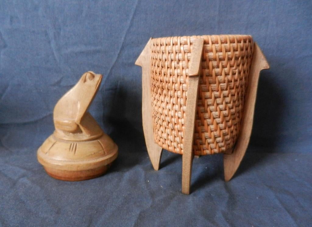 Gevlochten en houten box met kikkerdeksel Indonesië Lombok, Ophalen of Verzenden