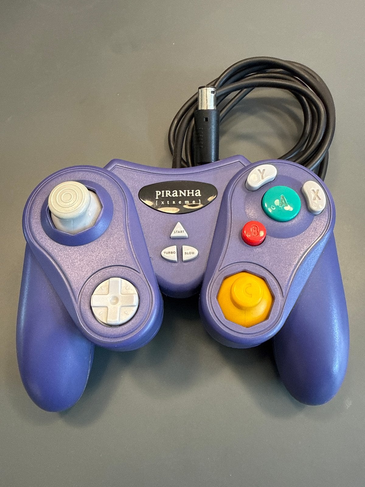 Piranha Xtreme GameCube Controller - Paars, Spelcomputers en Games, Spelcomputers | Nintendo GameCube, Ophalen of Verzenden, Gebruikt