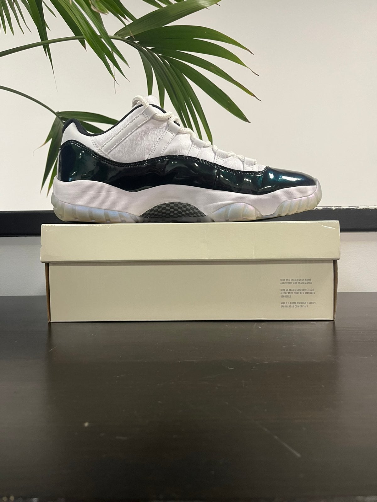 Jordan 11 Low Iridescent, Wit, Ophalen of Verzenden, Sneakers of Gympen, Zo goed als nieuw