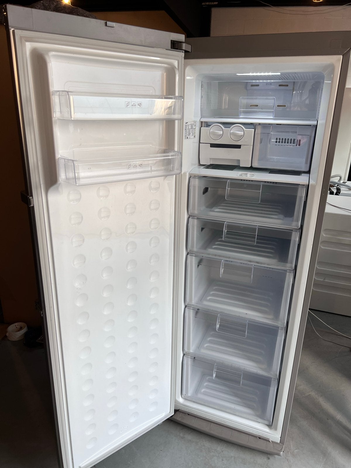 Foto 3 van Samsung RZ80FHPN Vriezer - Werkt uitstekend