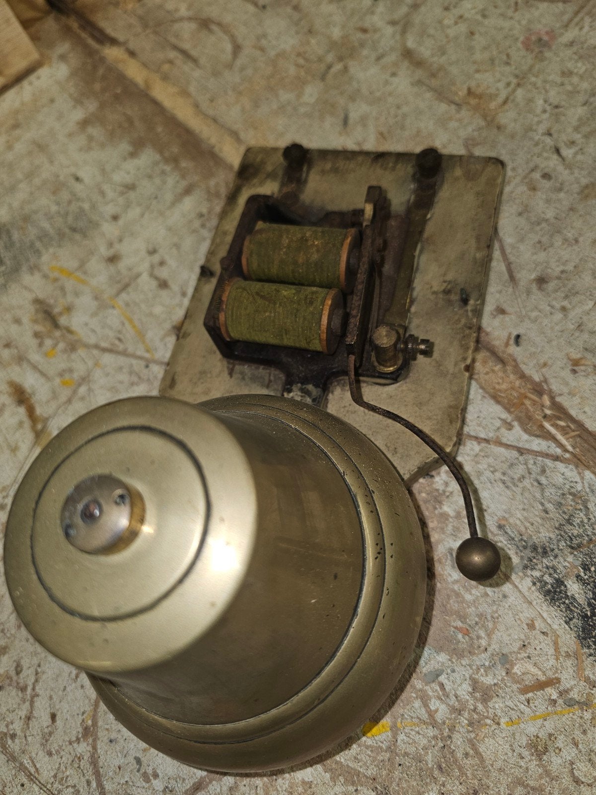 Antieke Messing Deurbel met Houten Bevestiging, Ophalen of Verzenden