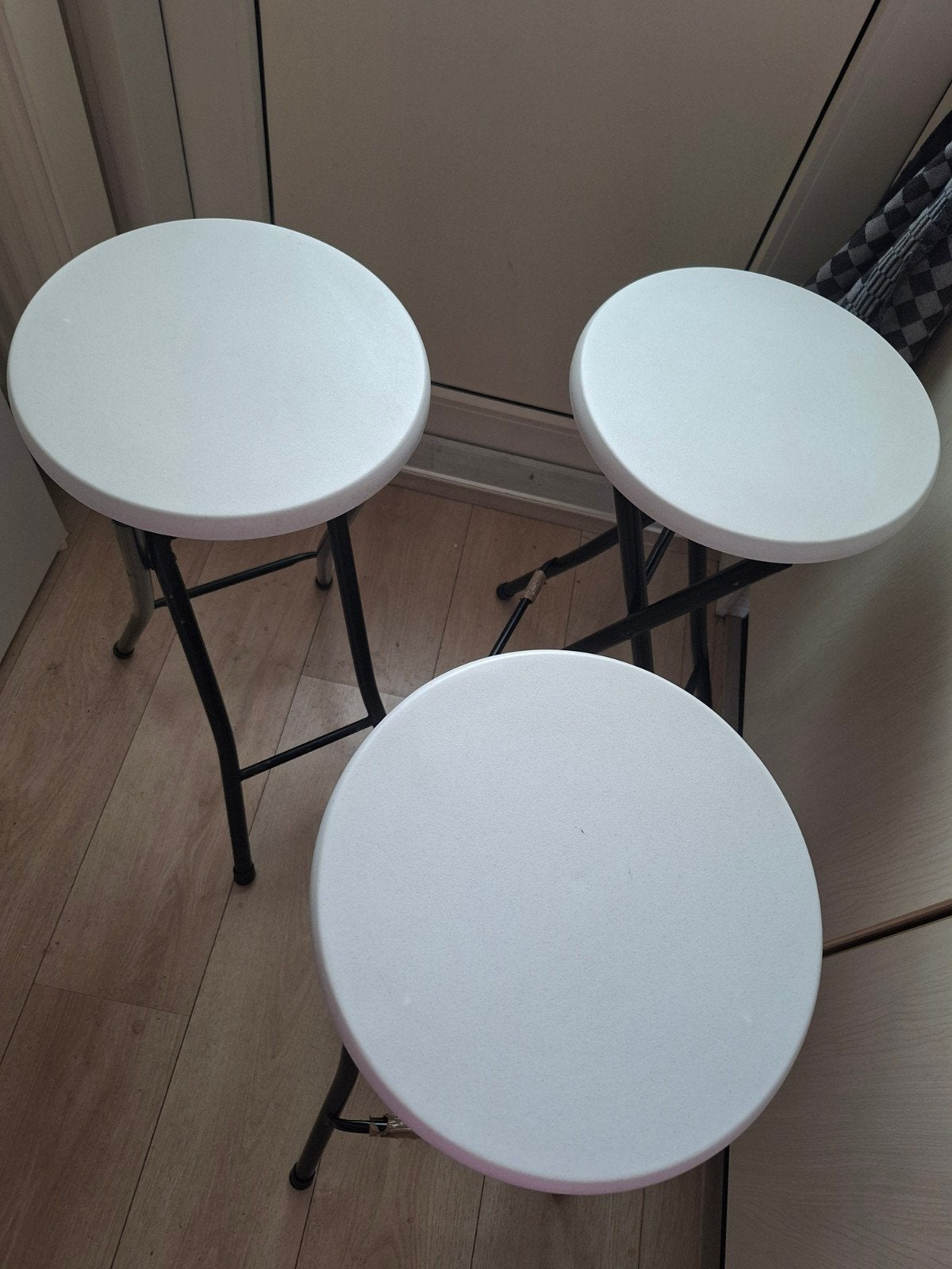 3 witte barkrukken, inklapbaar, Ophalen, Gebruikt, Met voetsteun, 60 tot 90 cm