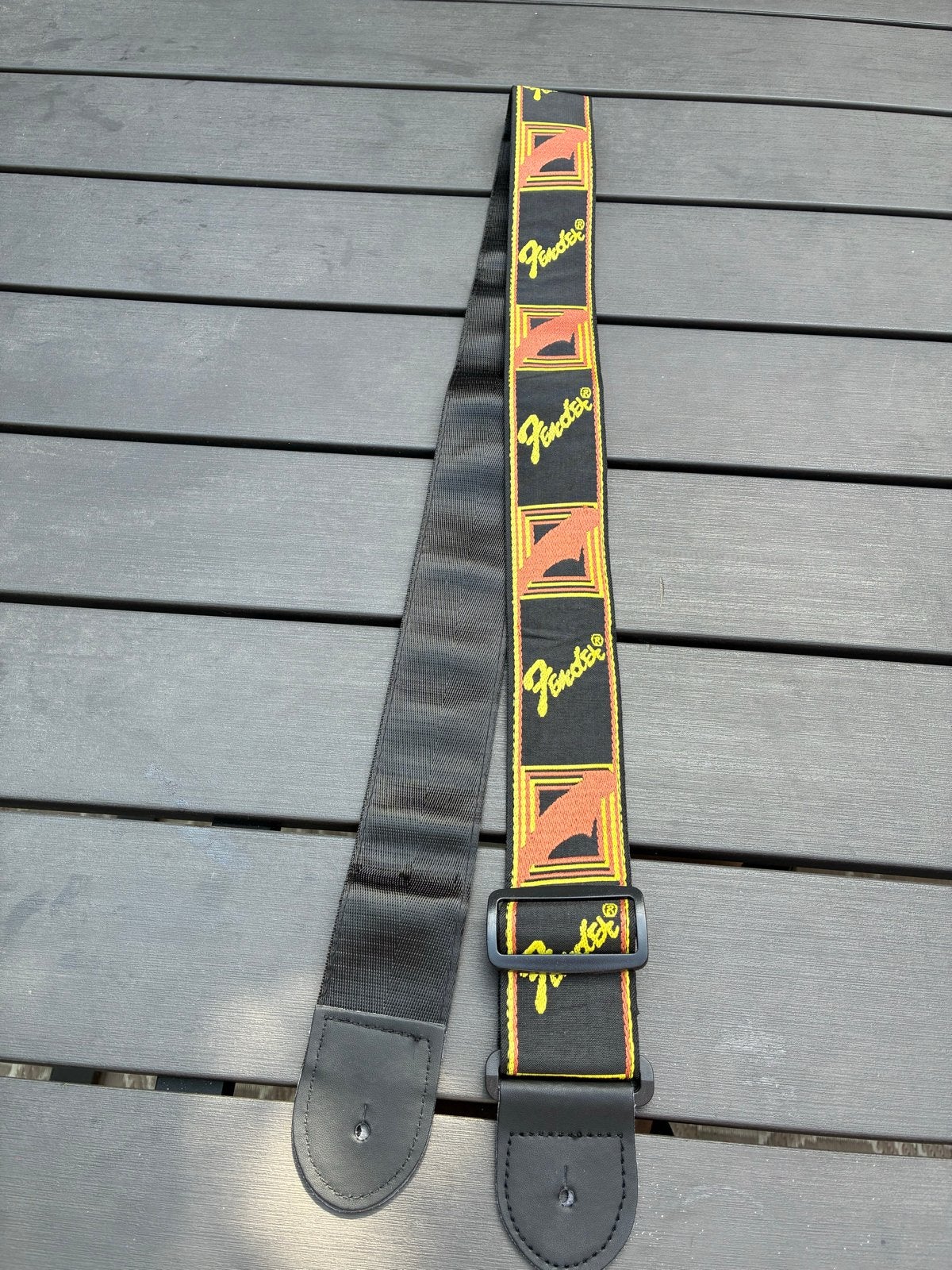 Fender Gitaarband - Max. 1.25m - Zwart met logo, Ophalen, Gebruikt, Akoestische gitaar