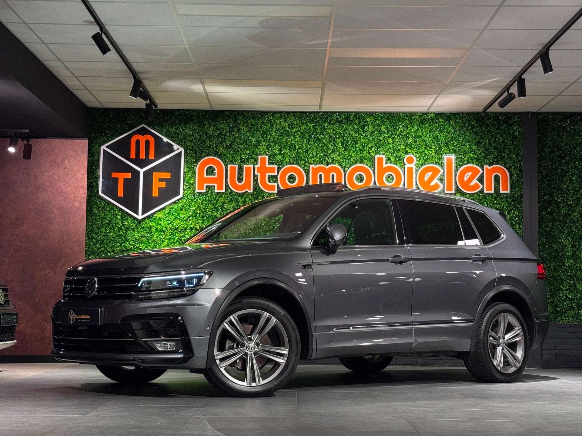Volkswagen Tiguan Allspace 1.5 TSI 3x R-LINE |7 PERSOONS|PAN, 4 cilinders, Origineel Nederlands, Bedrijf, Grijs