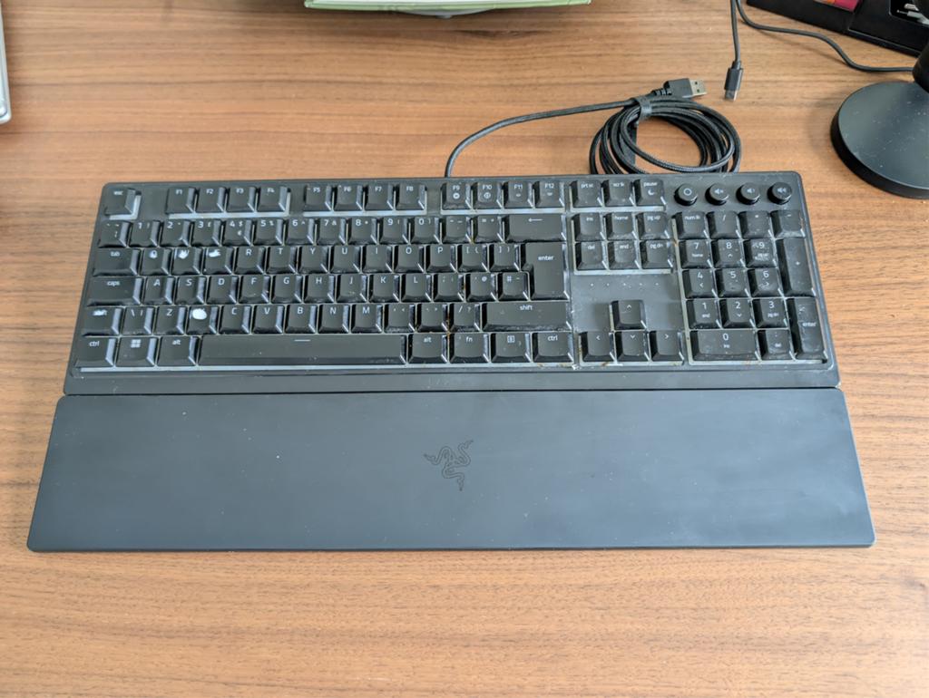 Razer Ornata V3 RGB Gaming Toetsenbord + Polssteun + Doos, Gaming toetsenbord, Ophalen of Verzenden, Zo goed als nieuw, Qwerty