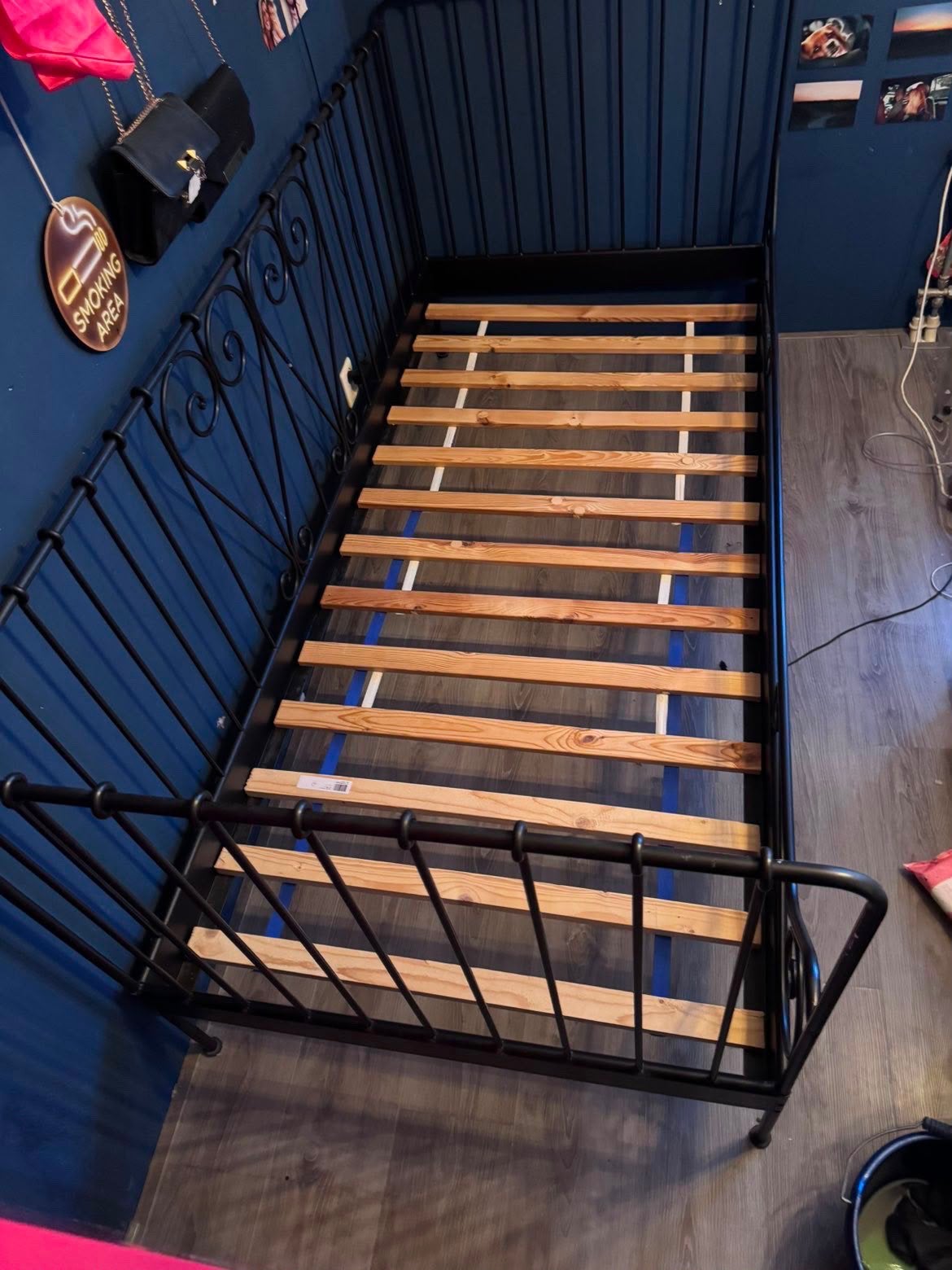 Zwart eenpersoons bed, Huis en Inrichting, Slaapkamer | Bedden, Ophalen, 90 cm, Eenpersoons, Zwart