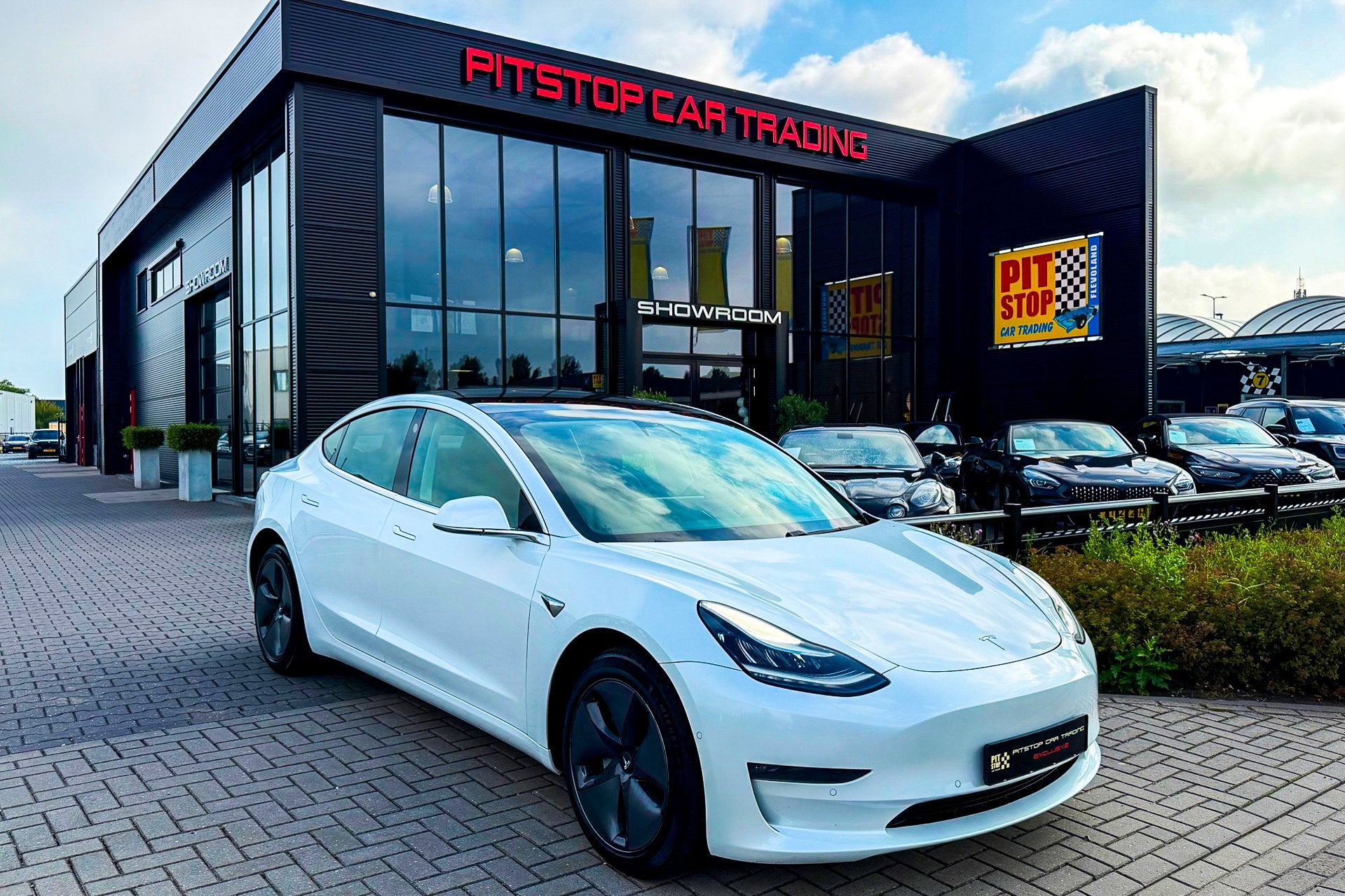 Tesla Model 3 Long Range AWD 75 kWh NL AUTO! Pano, Leder, SO, Auto's, Tesla, Automaat, Dealer onderhouden, 530 km, Wit