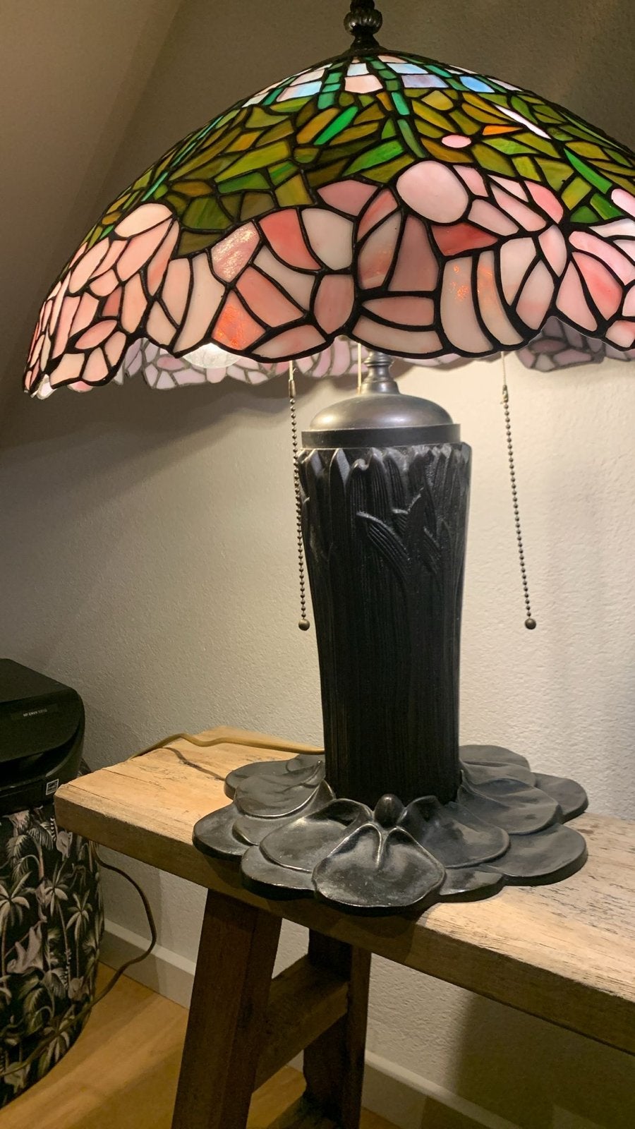 Prachtige Tiffany-stijl tafellamp met bloemmotief, Ophalen of Verzenden
