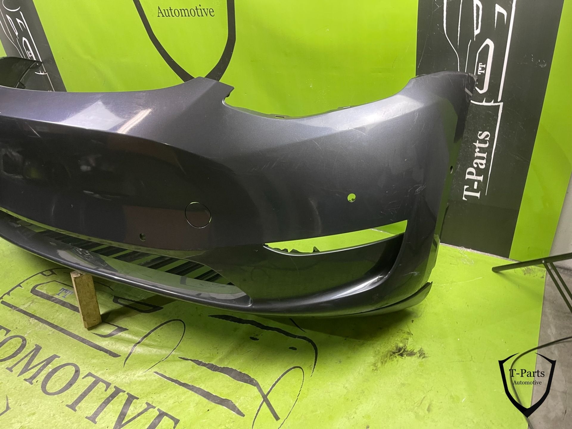 tesla model Y voorbumper bumper, Info@fabrikant.eu, Ophalen of Verzenden, Bumper, Fabrikantstraat 1
1000 AA  Amsterdam