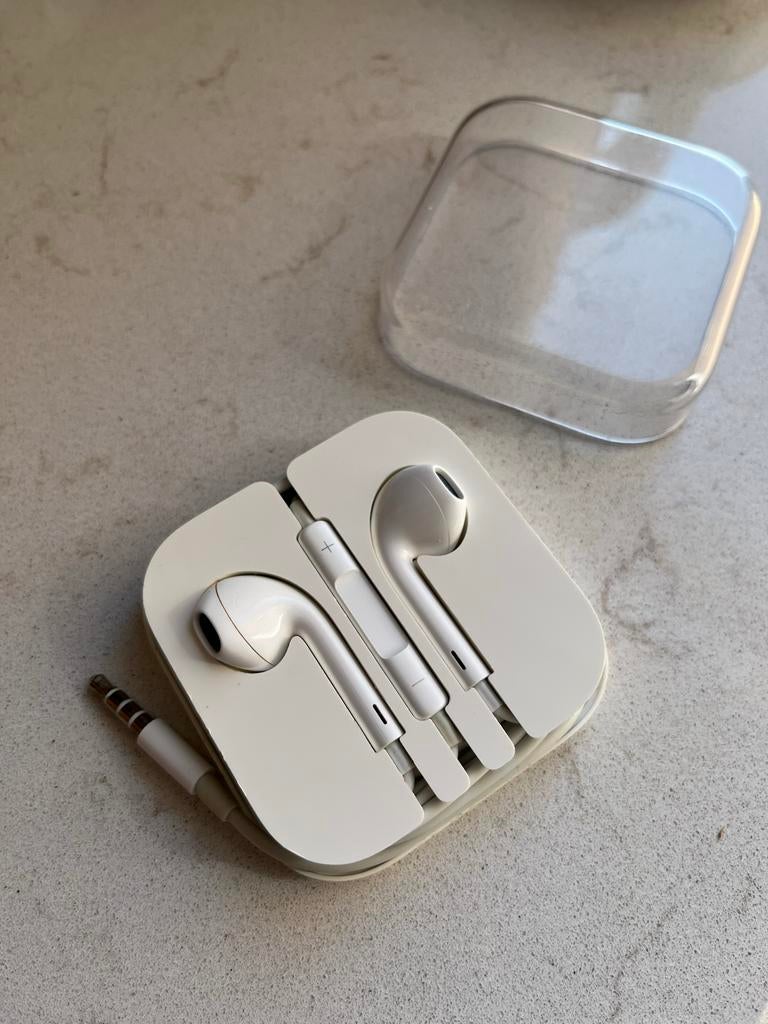 Apple Earpods bedraad 3,5mm jack in originele case, Ophalen of Verzenden, Gebruikt, Overige merken