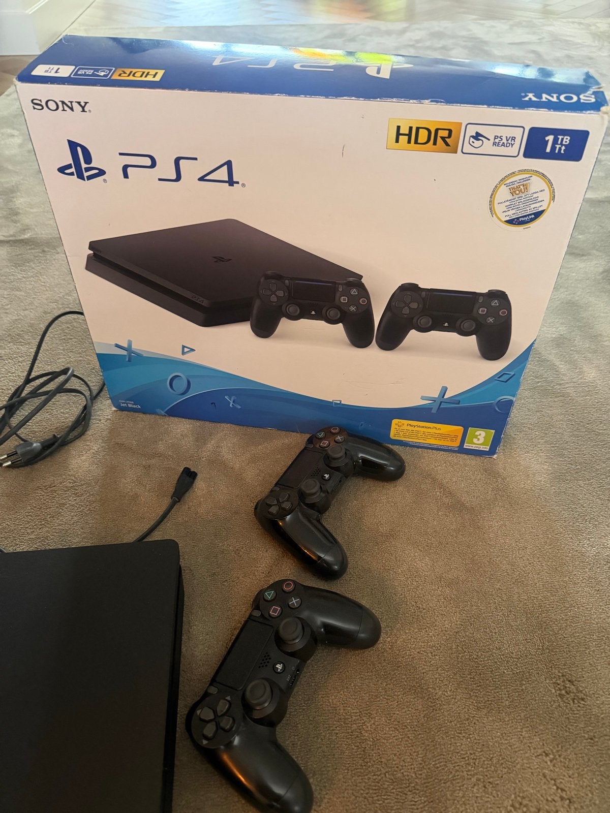 Playstation 4 met 2 controllers en 4 games, Ophalen, Met 2 controllers, 1 TB, Slim