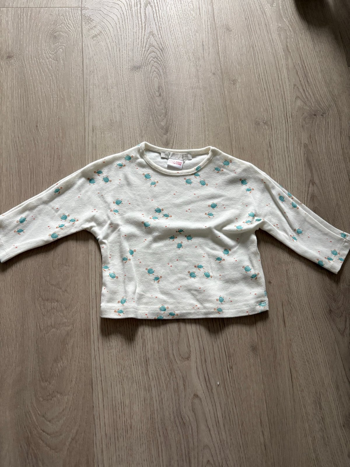 Wit shirtje met print - 1-3 maanden (maat 62), Ophalen of Verzenden, Zo goed als nieuw, Jongetje of Meisje, Shirtje of Longsleeve