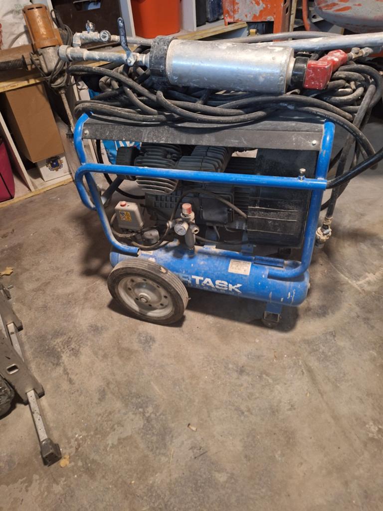 Compressor met spack reparatie pistool - Amero Warrior, Doe-het-zelf en Verbouw, Compressors, Gebruikt, 10 bar of meer, Minder dan 25 liter