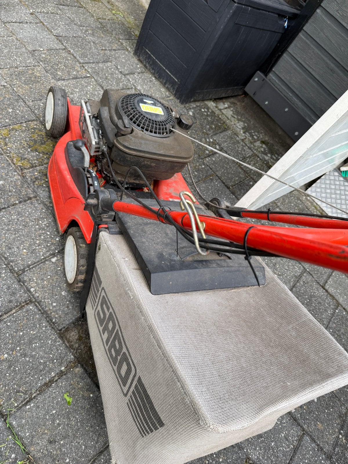 Sabo grasmaaier, Ophalen, Gebruikt, Opvangbak, Benzine-grasmaaier