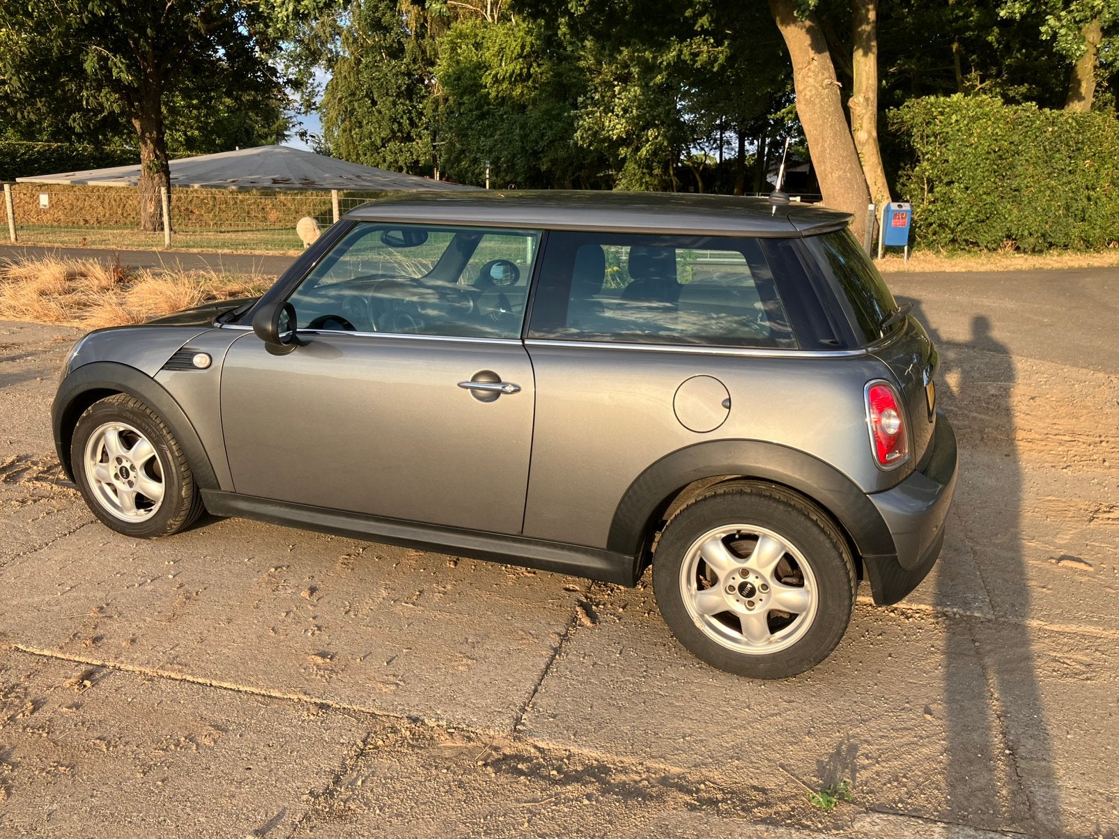 Mini (r56) 1.4 95pk 2009 Grijs, Voorwielaandrijving, 4 stoelen, 49 €/maand, 19 km/l