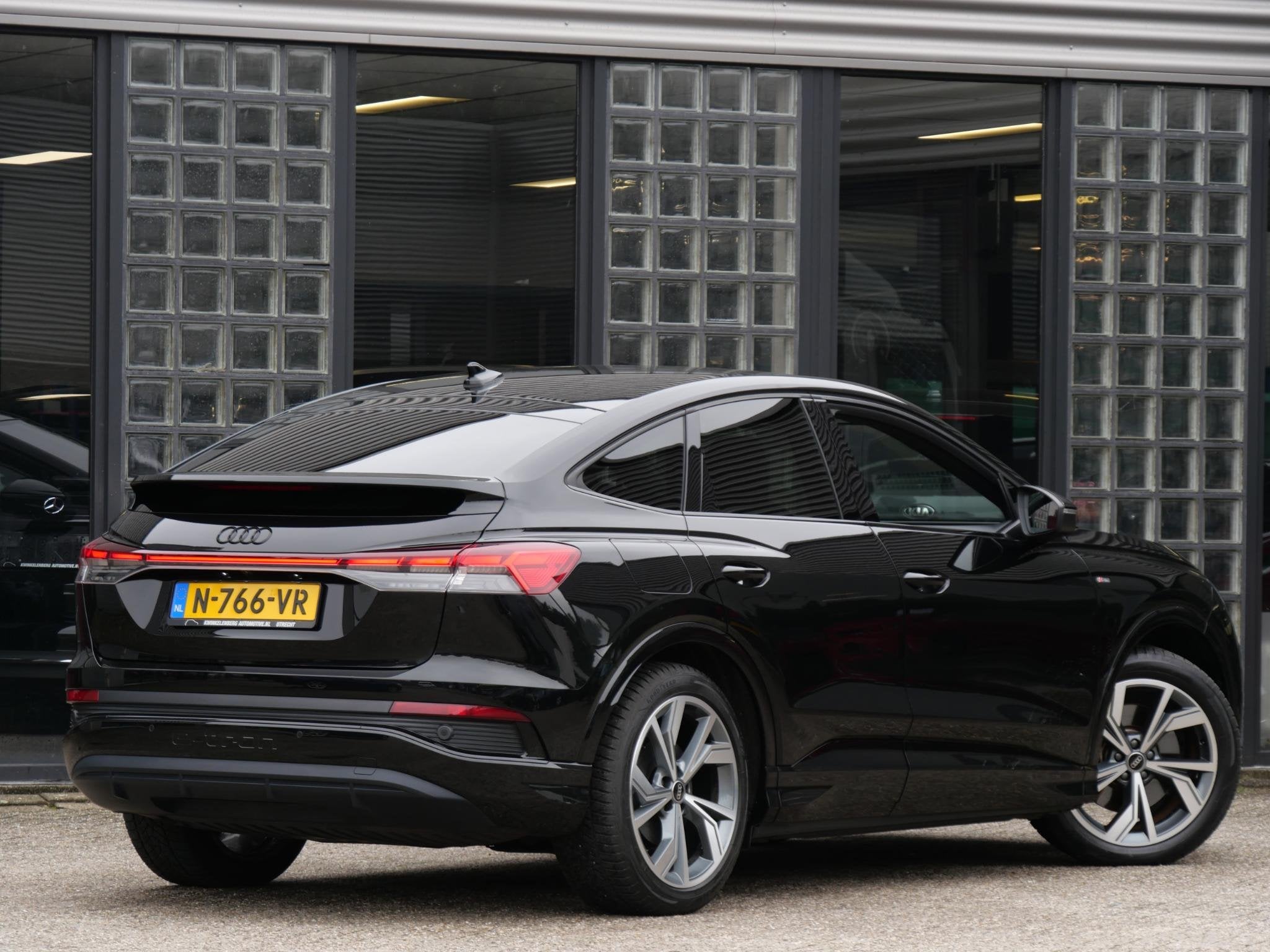 Audi Q4 SPORTBACK E-TRON 40 S-EDITION/ ELEKT. STOELEN/ BLIND, Auto's, Automaat, Achterwielaandrijving, Gebruikt, Automatische klimaatregeling