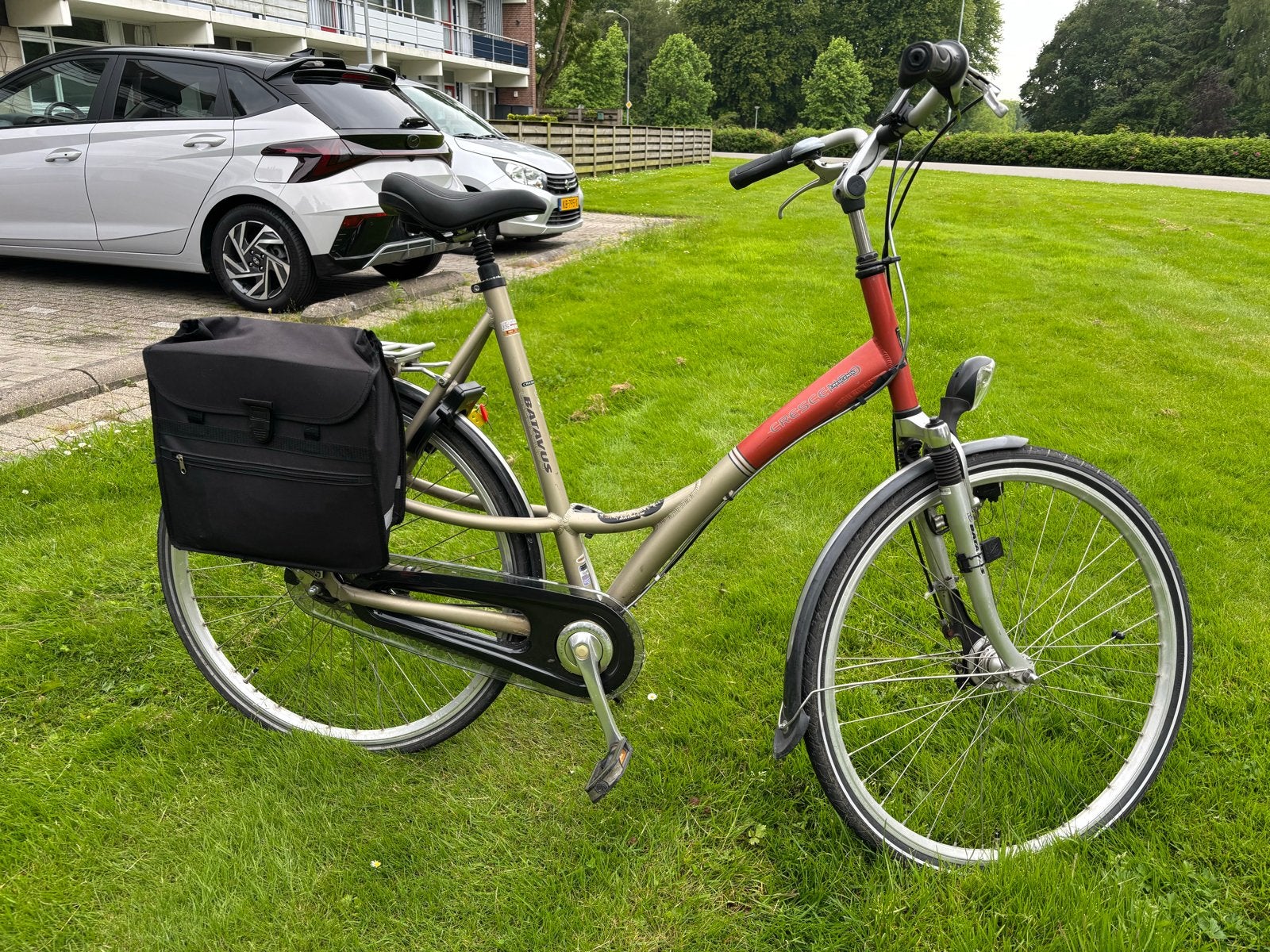 Batavus damesfiets met lage instap en versnellingen, Fietsen en Brommers, Fietsen | Dames | Damesfietsen, Velgrem, Batavus, Ophalen of Verzenden
