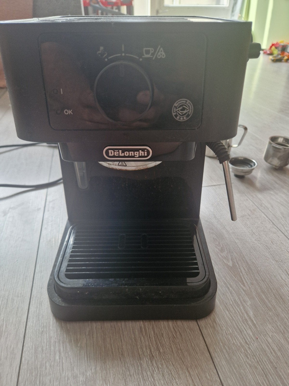 Dit is een zwarte De'Longhi Stilosa., Ophalen, Gebruikt, Espresso apparaat, Afneembaar waterreservoir