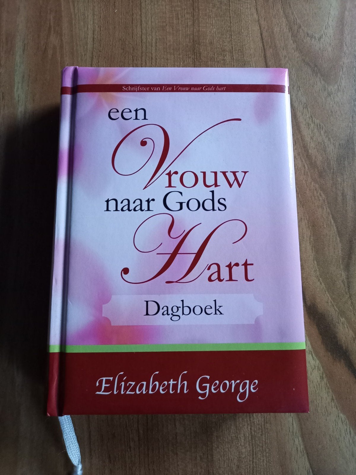 Een Vrouw naar Gods Hart Dagboek - Elizabeth George, Ophalen of Verzenden, Zo goed als nieuw, Elizabeth George, Christendom | Protestants