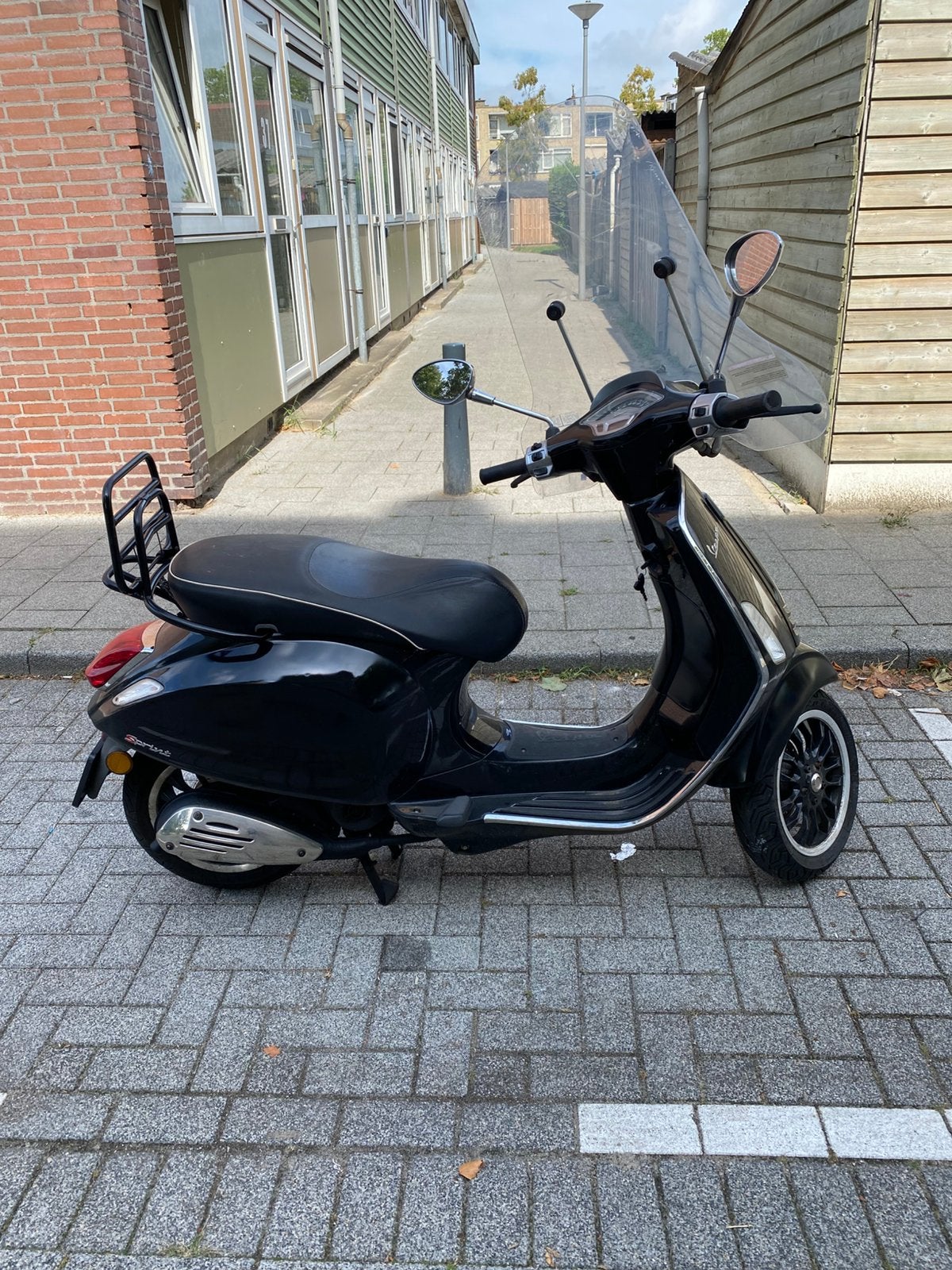 Zwarte Vespa Sprint || 45Km/u geel kenteken 14882 km, Ophalen, Overige modellen, Maximaal 45 km/u, Zo goed als nieuw