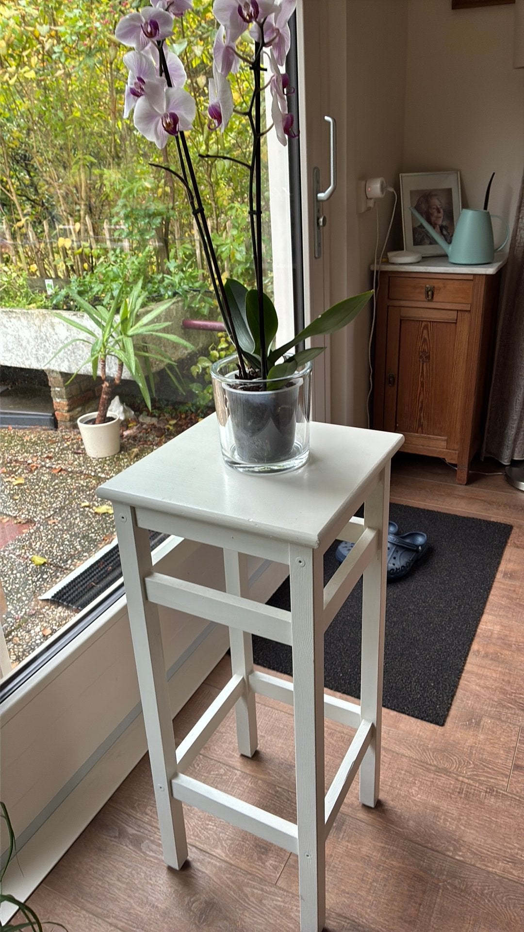 Leuk wit plantentafeltje, Ophalen, Minder dan 55 cm, Zo goed als nieuw, 60 cm of meer