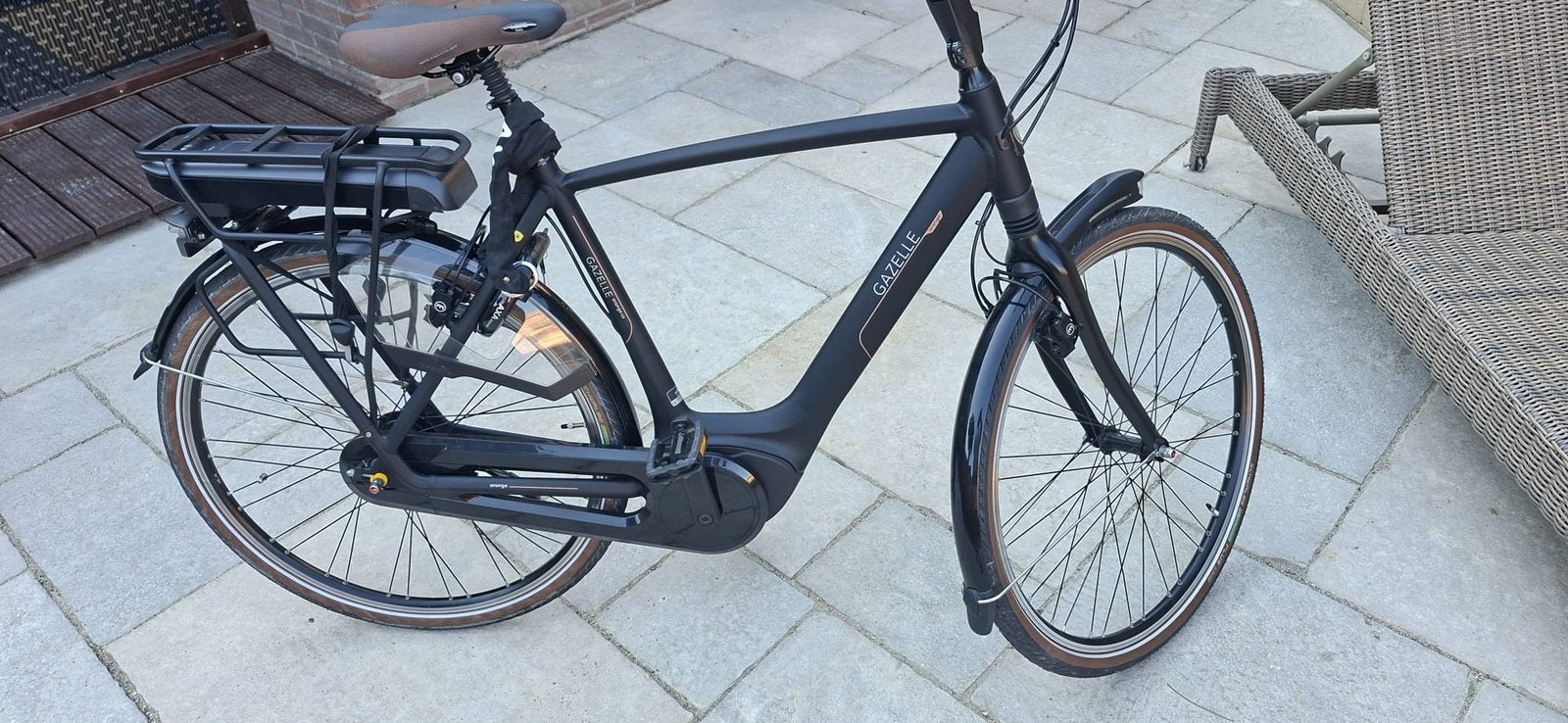 Gazelle Grenoble Oranje C8 E Bike 6 jr oud ( slechts 815 KM, Fietsen en Brommers, 55 tot 59 cm, Ophalen, Zo goed als nieuw, Gazelle