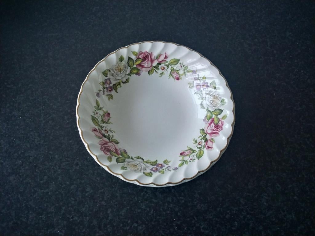 Old foley  harmony rose schaaltje, Ophalen of Verzenden, Overige stijlen, Porselein, Schaal of Schalen