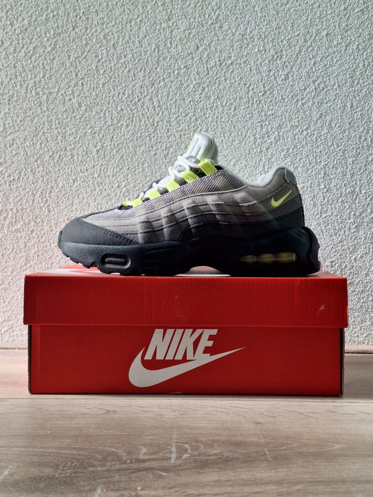 Originele Nike Air Max 95 OG "Neon" in maat 35, Kinderen en Baby's, Babykleding | Schoentjes en Sokjes, Jongetje of Meisje, Ophalen of Verzenden