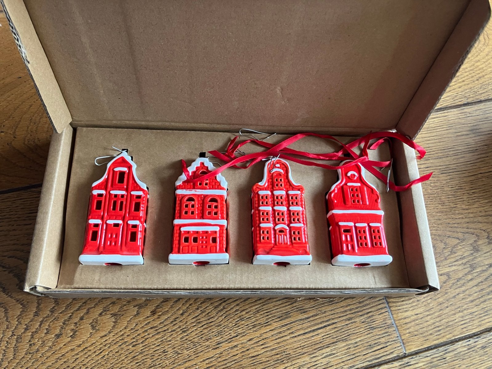 4 kleine postcodeloterij huisjes voor in de kerstboom, Diversen, Ophalen of Verzenden, Zo goed als nieuw