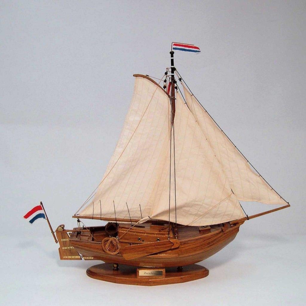 Scheepsmodel van een Zeeschouw, Ophalen