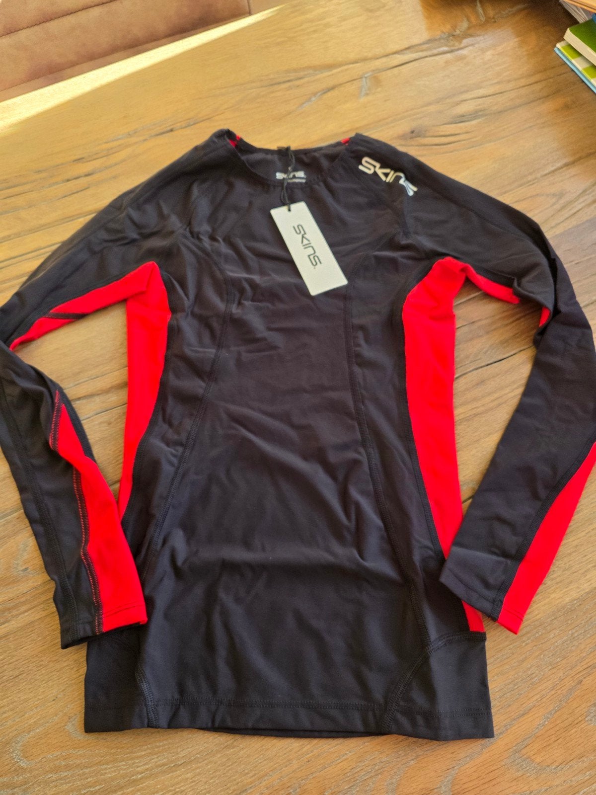 Skins DNAmic Heren Compressie Shirt Zwart/Rood Maat S, Zwart, Nieuw, Ophalen of Verzenden, Hardlopen of Fietsen