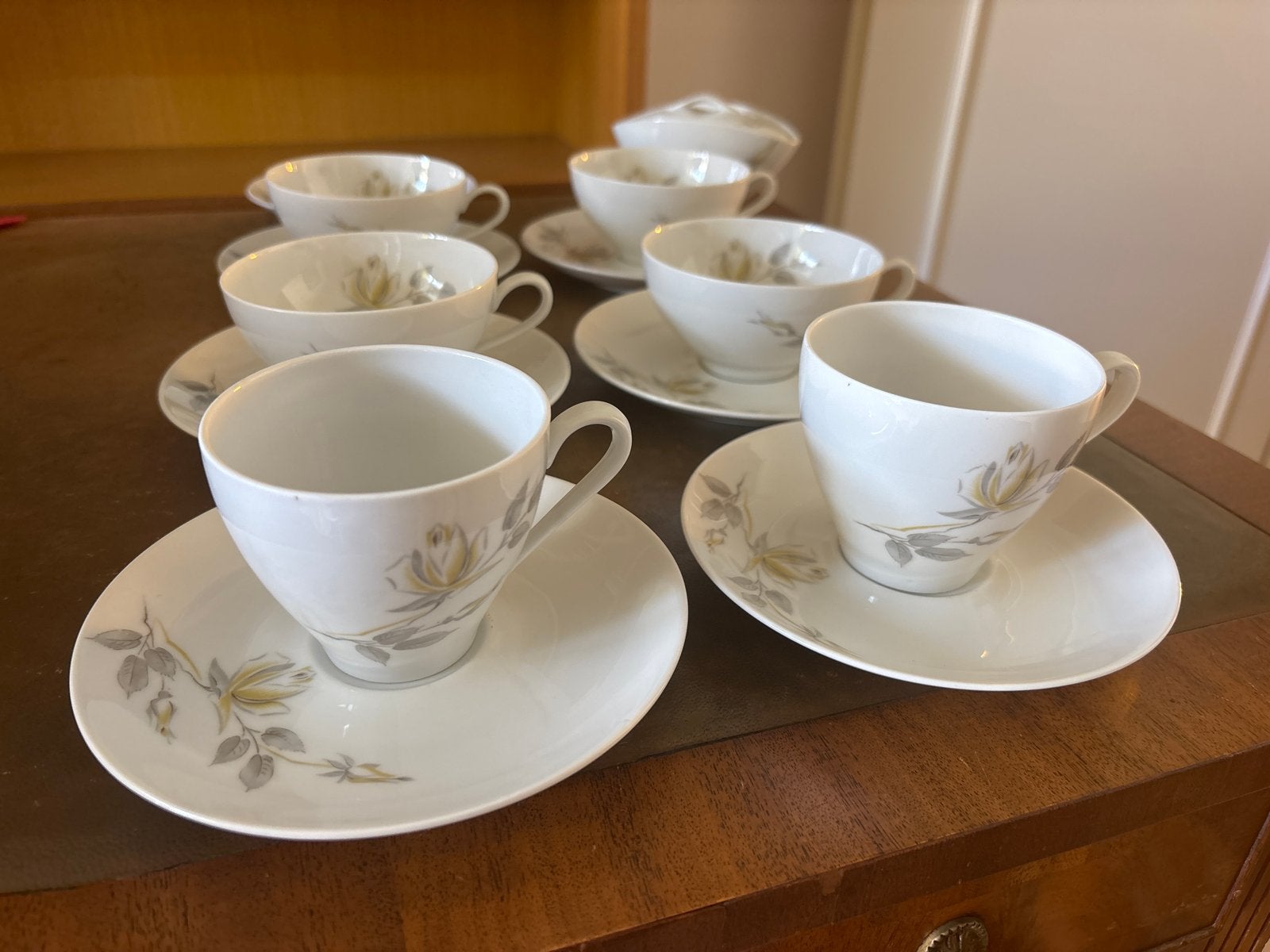 Eschenbach - Bavaria Germany theeservies met rozenmotief, Antiek en Kunst, Antiek | Servies los, Ophalen of Verzenden