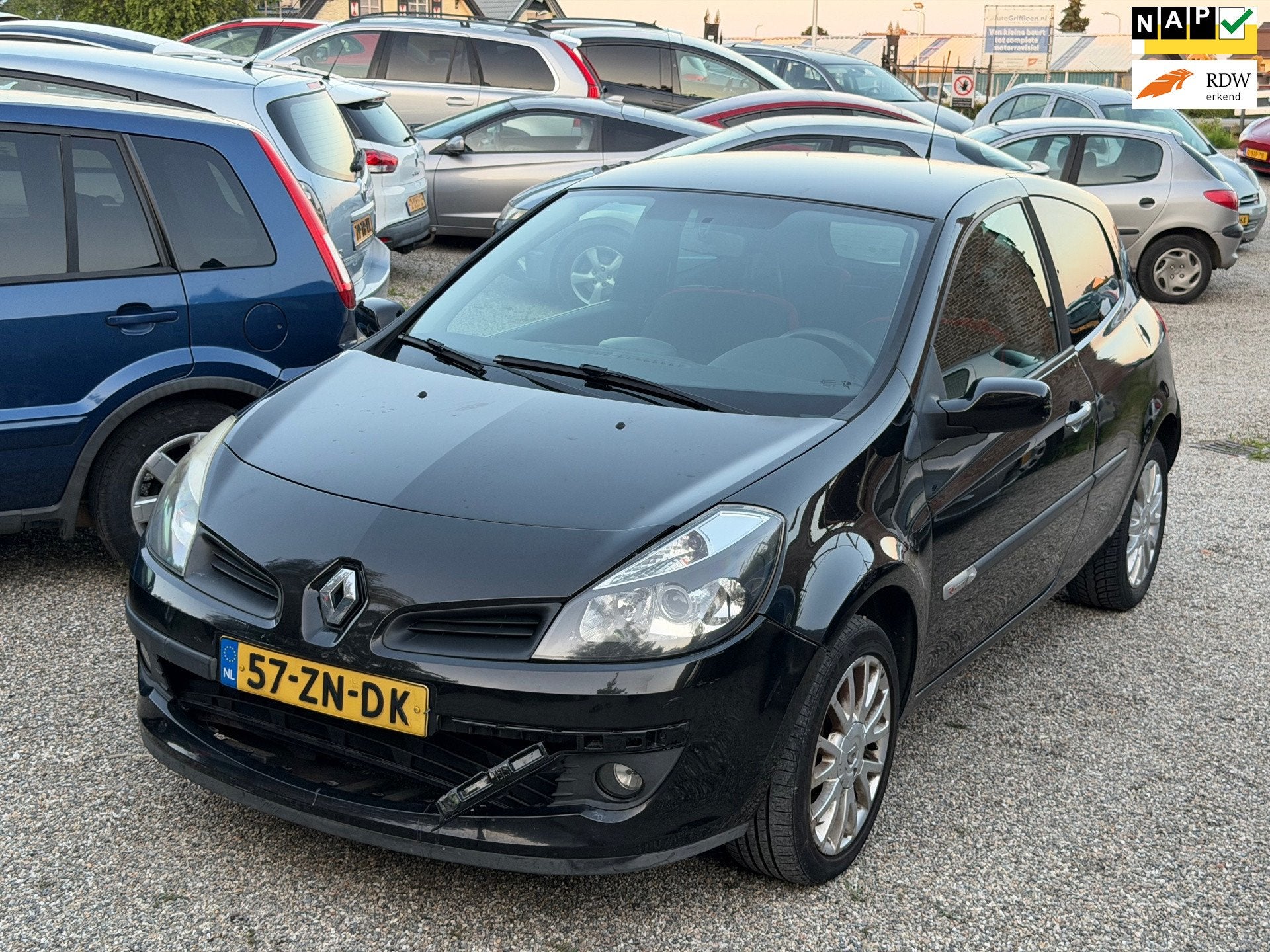 Renault Clio 1.2-16V Rip Curl Nieuwe Apk Airco Betrouwbaar R, Voorwielaandrijving, 535 kg, Gebruikt, 4 cilinders