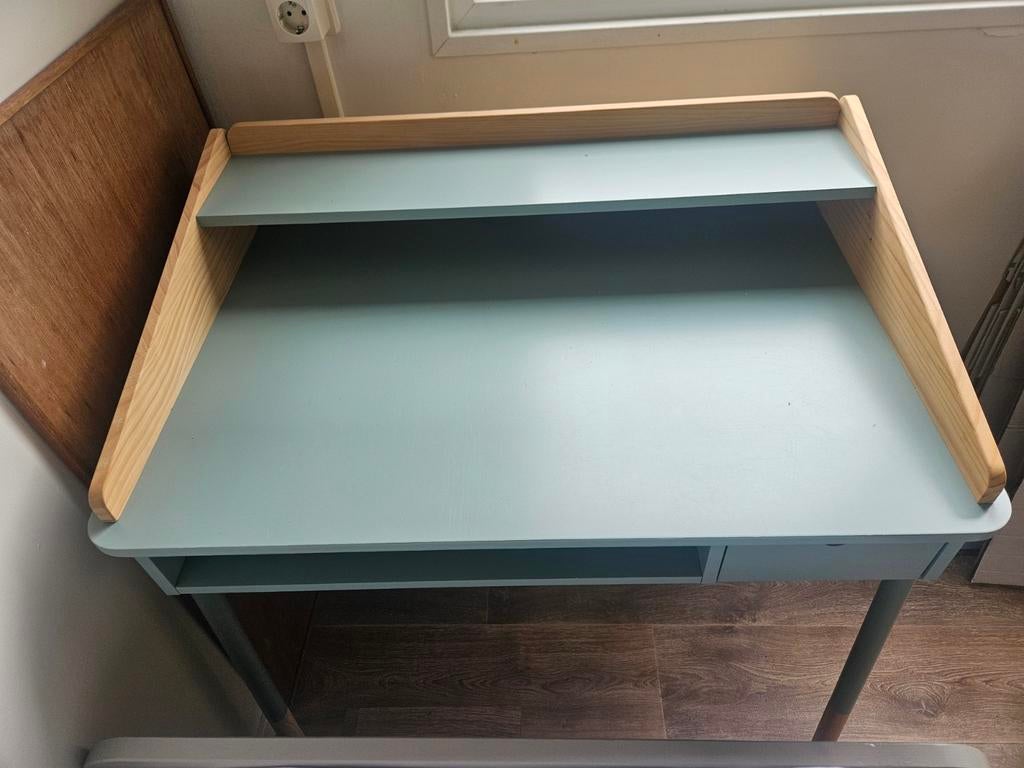 Hip bureau met lade, open vak en plankje., Ophalen, Zo goed als nieuw