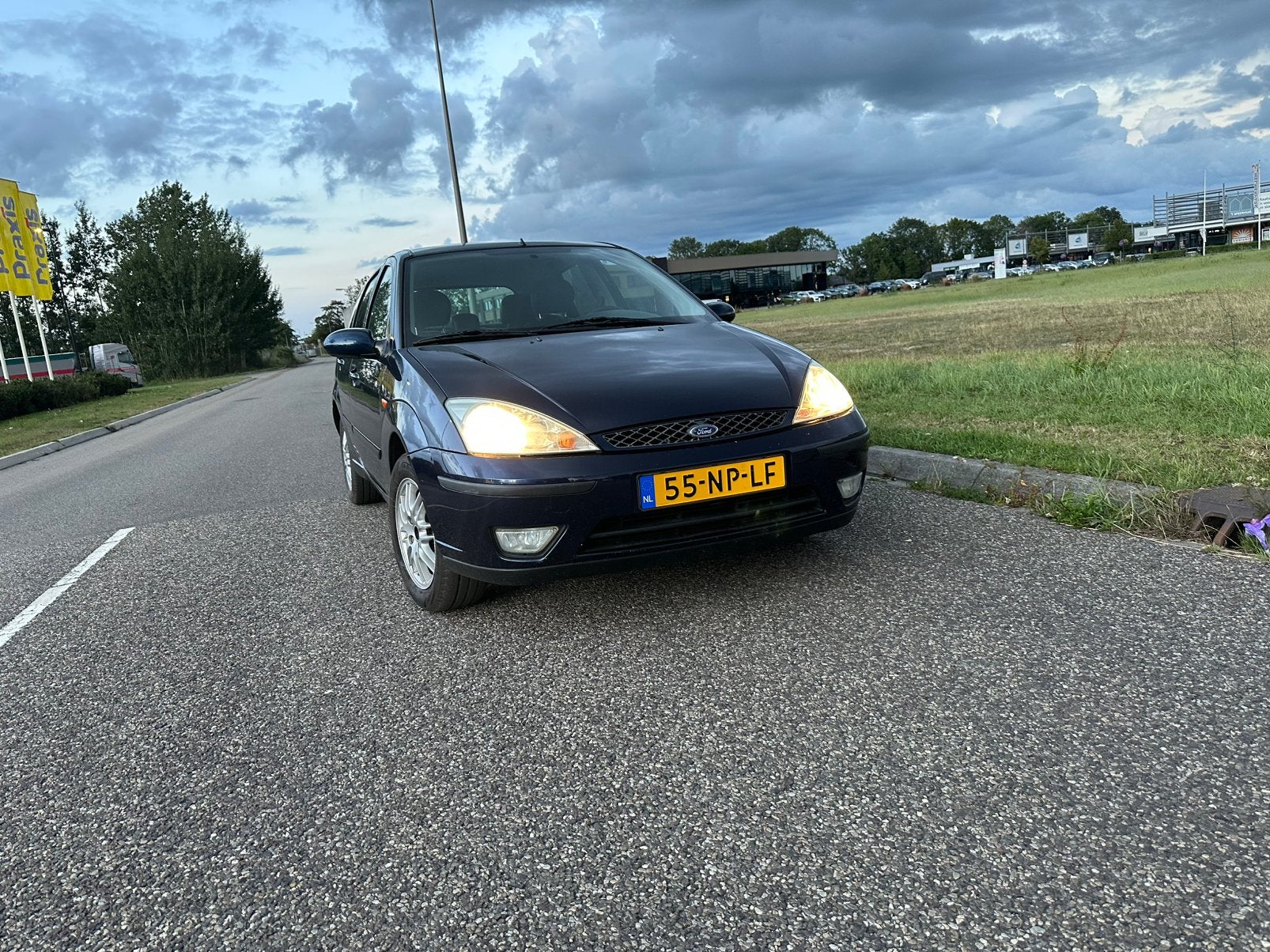 Ford Focus 1.6 I Trend 5D 2004 Blauw, Auto's, 1596 cc, Zwart, 100 pk, 49 €/maand