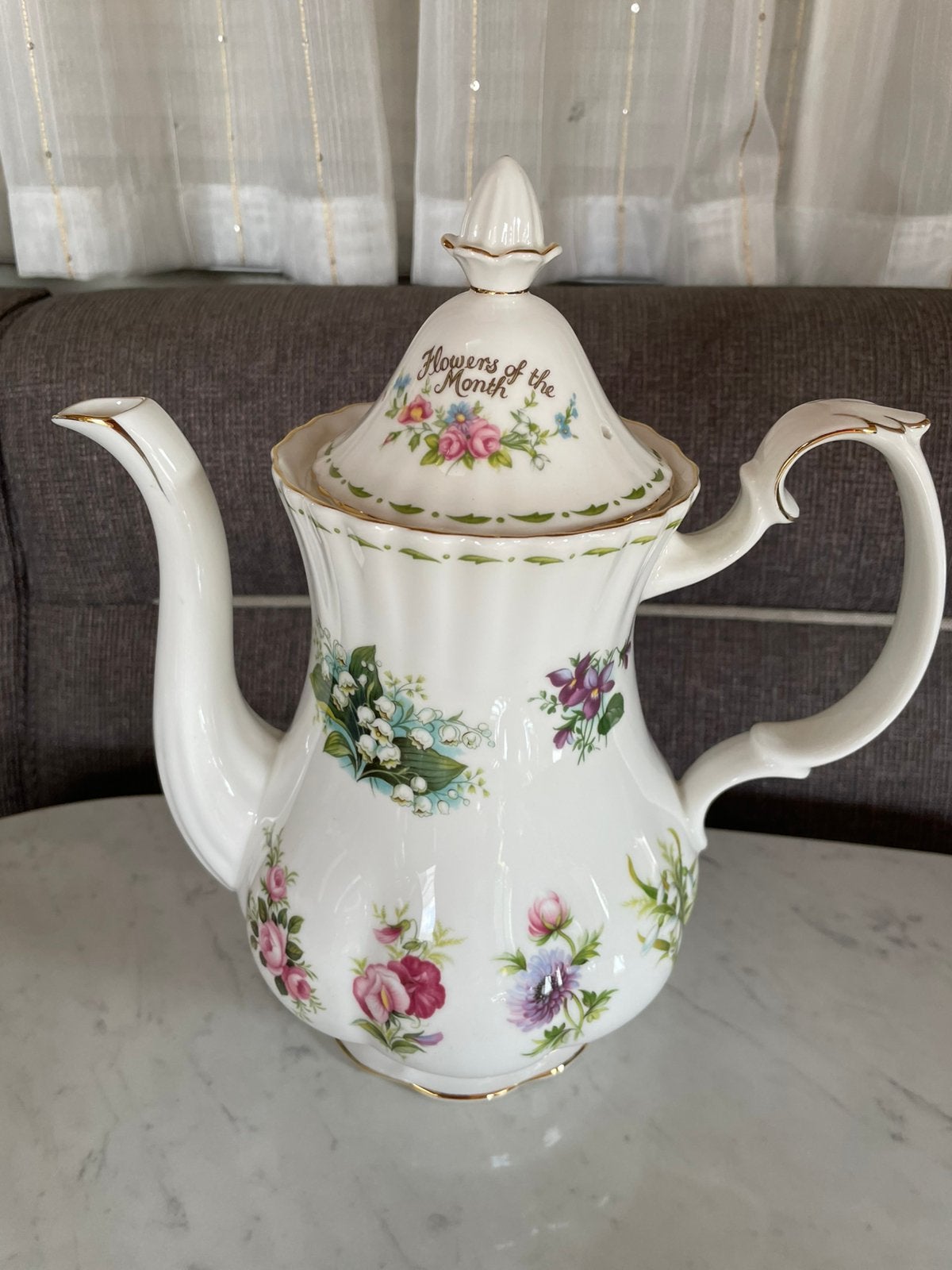 Royal albert FLOWER OF THE MONTH, Ophalen