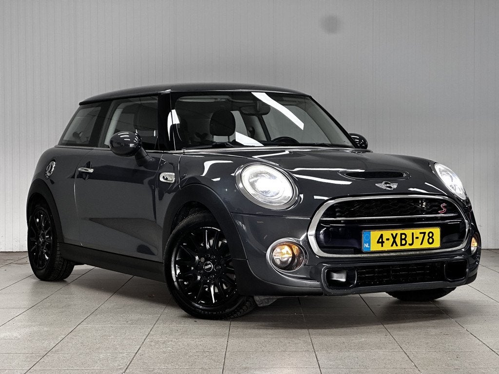 MINI 3-deurs 2.0 Cooper S/ NL AUTO!/ 192pk!/ LMV/ LED Koplam, Voorwielaandrijving, 1998 cc, Stof, Gebruikt