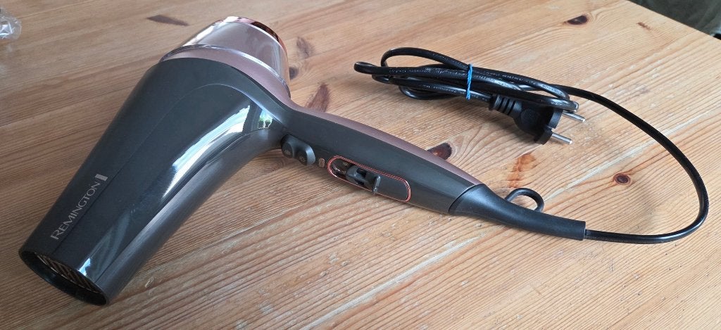 Remington Ionic 2200w föhn, Sieraden, Tassen en Uiterlijk, Uiterlijk | Haarverzorging, Ophalen of Verzenden, Gebruikt, Föhn of Haardroger