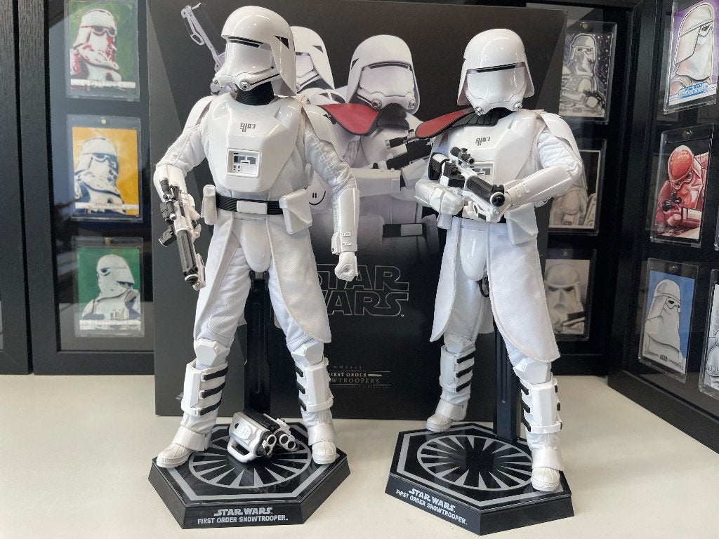 Hot Toys First Order Snowtrooper set, Ophalen of Verzenden, Zo goed als nieuw, Beeldje of Buste