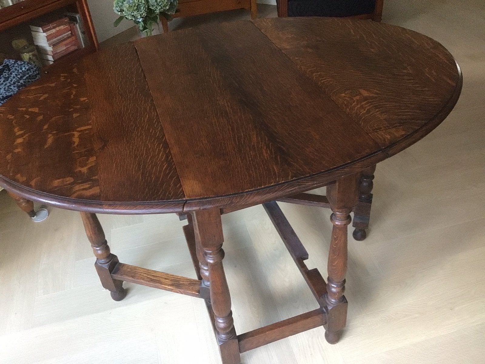 Antieke Engelse eiken hangoortafel, Ophalen