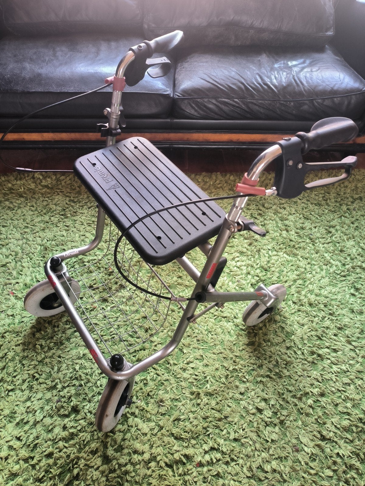 Rollator (premis), Ophalen, In hoogte verstelbaar, Gebruikt
