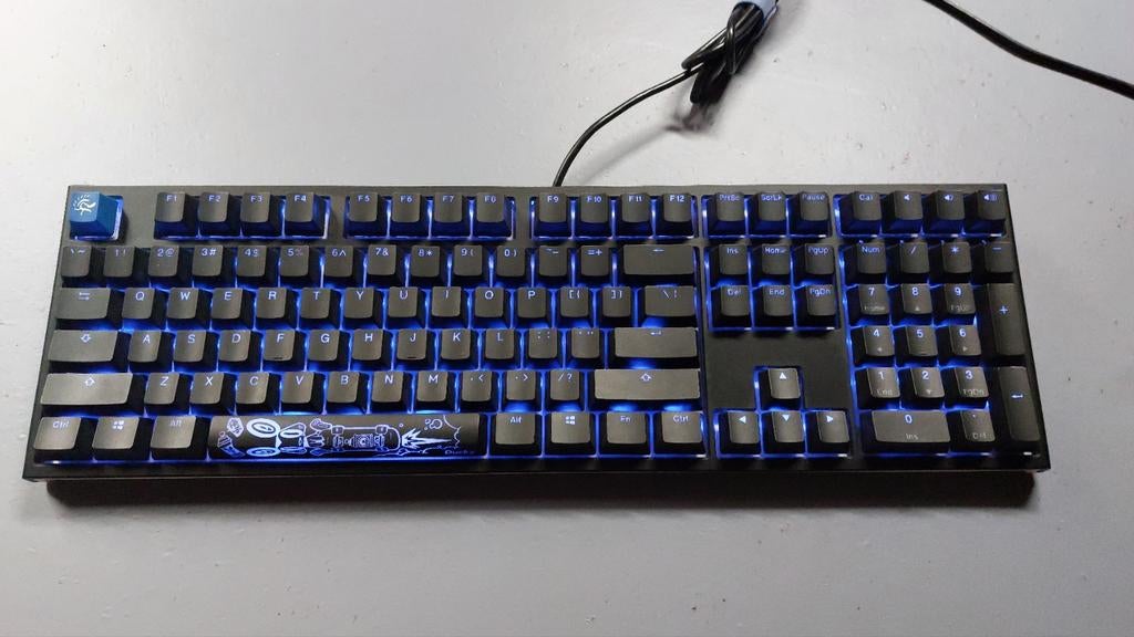 Ducky One 2 RGB Gaming Toetsenbord Bruine Switches, Computers en Software, Toetsenborden, Gaming toetsenbord, Ophalen of Verzenden